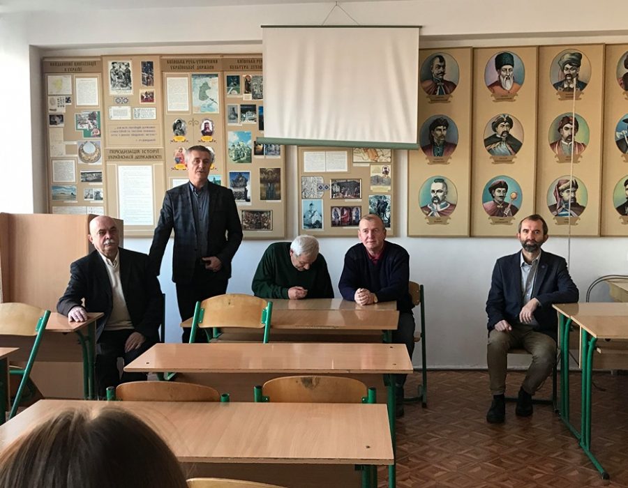 Круглий стіл, приурочений 30-річчю НРУ за перебудову