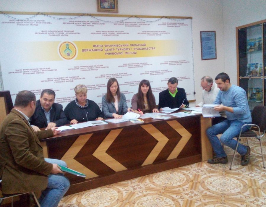 Перевірка учнівських історико-краєзнавчих робіт